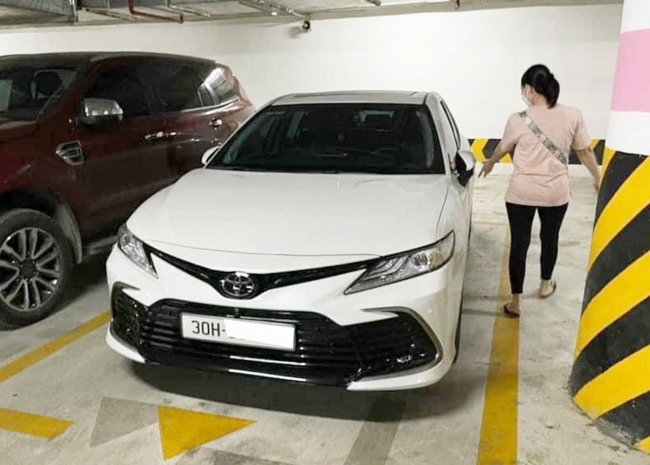'Vua sedan' Toyota Camry 2022 có giá không tưởng, trang bị 'đè bẹp' Honda Accord khiến ai cũng mê ly