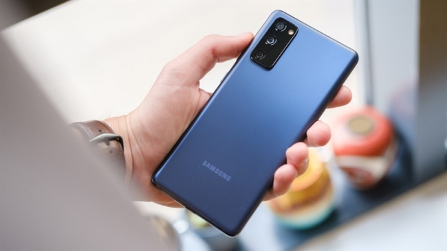 Giá Galaxy S20 FE giảm 'tằng tằng' tháng 4/2022 ngon rẻ hơn iPhone SE 3, hút khách Việt 'chốt đơn'