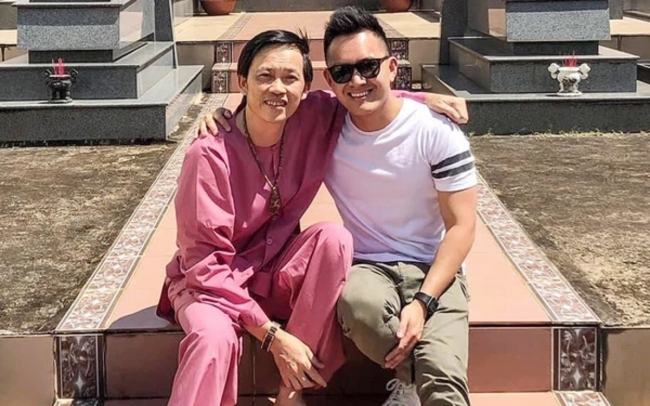 Con ruột Hoài Linh vừa đăng ảnh hiếm từ 14 năm trước với bố bỗng vội vàng làm điều không ngờ tới