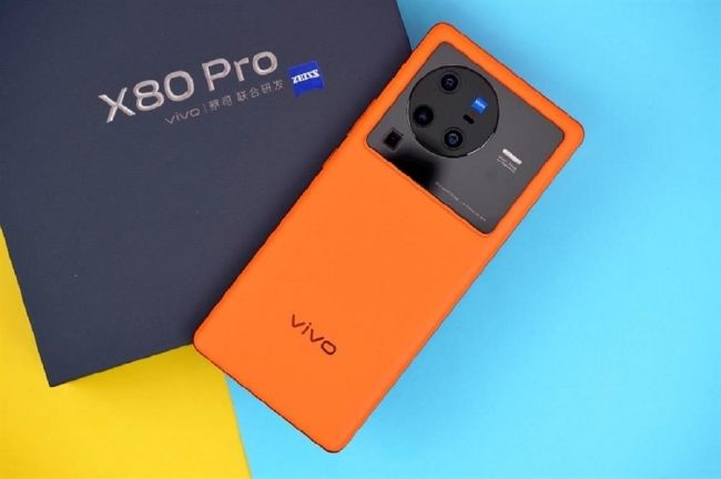 Mở hộp trên tay vivo X80 Pro siêu phẩm cạnh tranh Galaxy S22 Ultra rẻ bằng 4 chiếc Nokia G21 mới