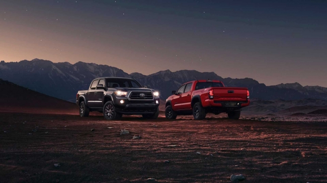 Toyota ra mắt 'cặp song sát' bán tải mới, quyết tâm phục thù 'anh em' Ford Ranger