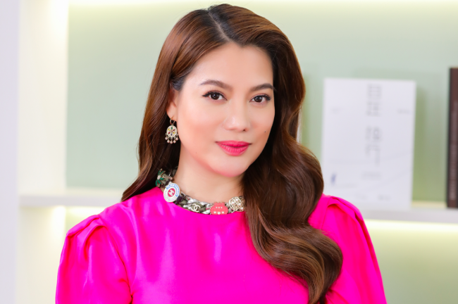Sau nhiều năm chờ đợi, Trương Ngọc Ánh báo tin vui trọng đại, khán giả nô nức chúc mừng