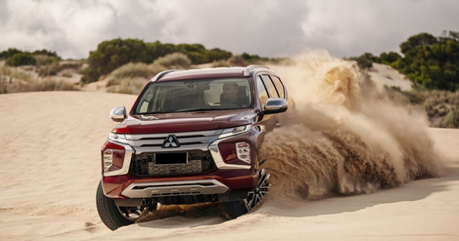 Giá lăn bánh Mitsubishi Pajero Sport tháng 5/2022: Nhấn chìm cả Hyundai Santa Fe và Toyota Fortuner
