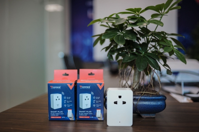 Trên tay ổ cắm thông minh chống giật Vconnex: Thiết kế đơn giản, dễ dàng điều khiển từ xa