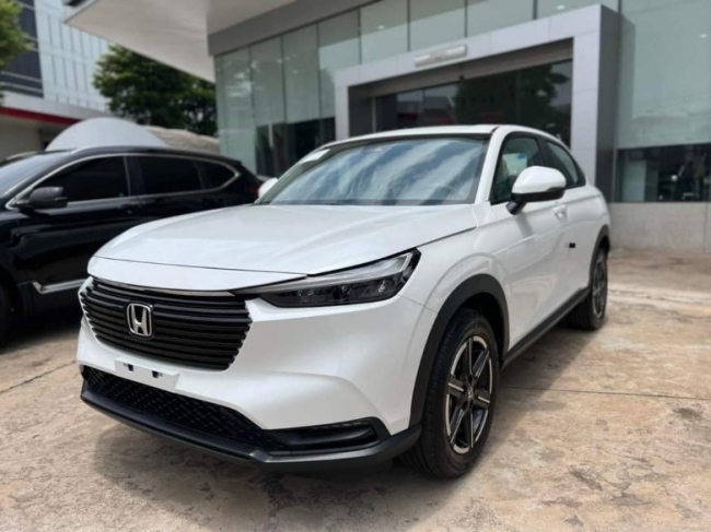 Honda HR-V 2022 ra mắt giữa tháng 6, đại lý báo giá ở mức khiến Kia Seltos choáng ngợp