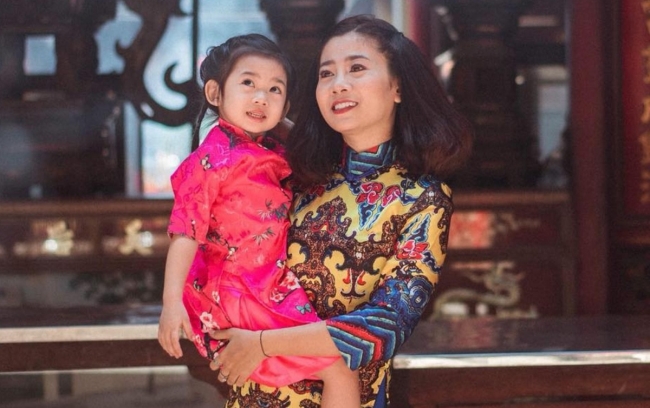 Con gái Mai Phương thừa hưởng gene nghệ thuật của bố mẹ, 8 tuổi đã chuẩn thần thái mẫu nhí