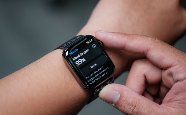Apple Watch Series 8 bản thể thao sẽ có giá tương đương iPhone 13 Pro, có ‘lép vế’ Galaxy Watch 5?