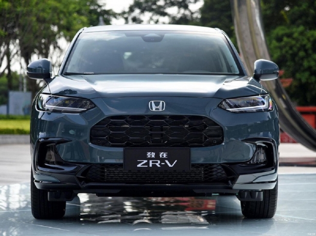 Honda HR-V 2023 bản giá rẻ bất ngờ lộ diện với thiết kế khác lạ