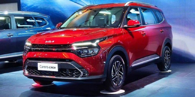 Lộ thêm tin nóng về Kia Carens sắp ra mắt khách Việt