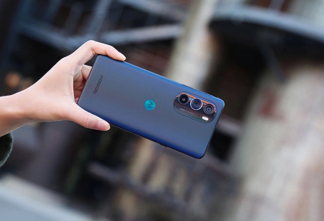 Motorola chính thức xác nhận Moto X30 sẽ có sạc nhanh 125W kèm camera selfie 60MP