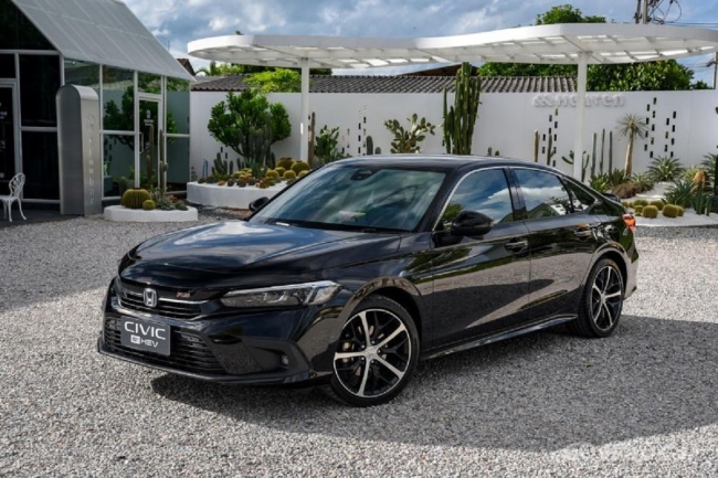 Honda Civic Hybrid 2023 ra mắt với giá 542 triệu đồng