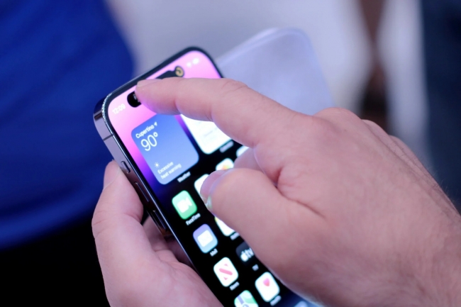 Dynamic Island trên iPhone 14 Pro và iPhone 14 Pro Max hoạt động như thế nào?