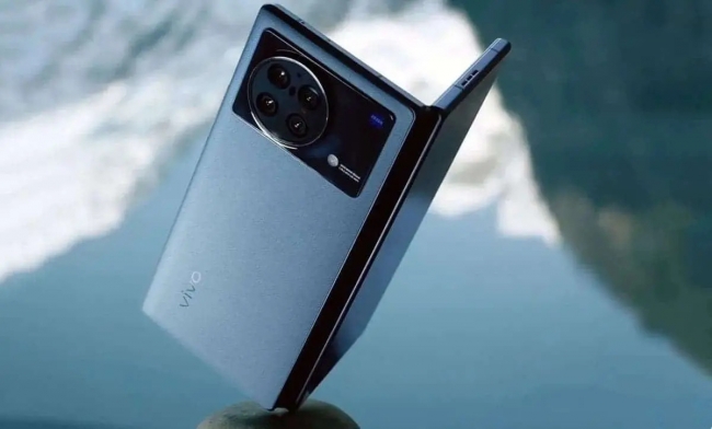 Vivo X Fold Plus 5G sắp ra mắt với chip Snapdragon 8+ Gen 1, pin 4600mAh và sạc nhanh 80W