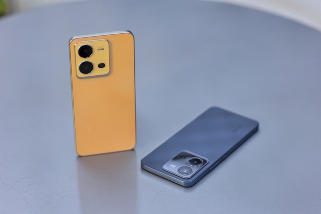vivo ra lux