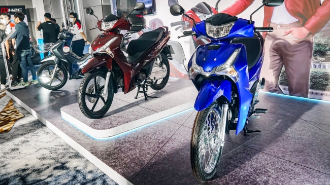Cận cảnh Honda Wave 125i 2023 nhập Thái vừa về đại lý Việt, giá bán đắt ngang Honda SH