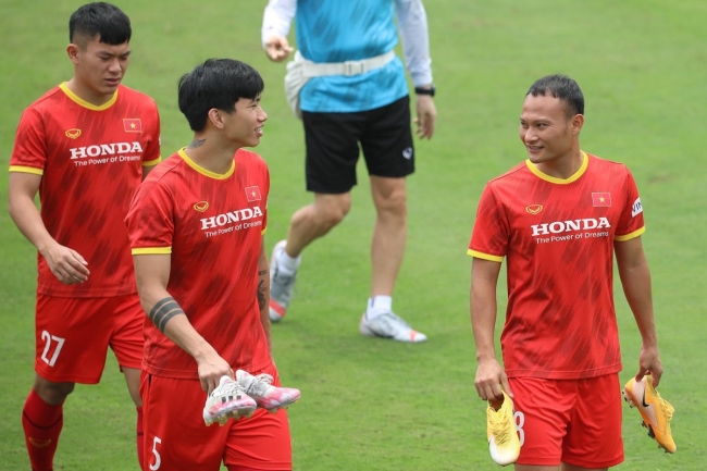 Tin nóng V.League 18/11: Trọng Hoàng nói gì khi trở lại ĐT Việt Nam; Lịch thi đấu vòng 26 V.League