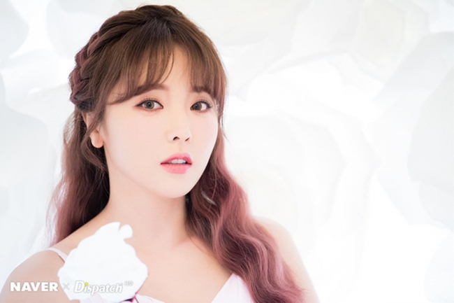 Album mới của 'nữ hoàng nhạc trot' Hong Jin Young ghi nhận kết quả kinh ngạc