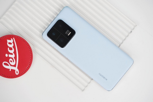 Trên tay Xiaomi 13 Pro, chiếc flagship với camera Leica mạnh nhất lịch sử rẻ ngang iPhone 13 Mini