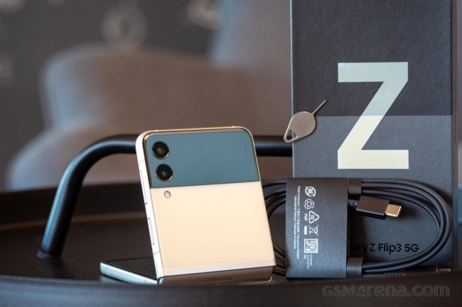 Giá Galaxy Z Flip 3 chốt sổ cuối tháng 12: Giảm tới 11 triệu đè bẹp iPhone 12
