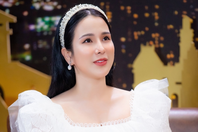 Diệp Lâm Anh chia sẻ về sự cố không mong muốn khi xuất hiện trên thảm đỏ