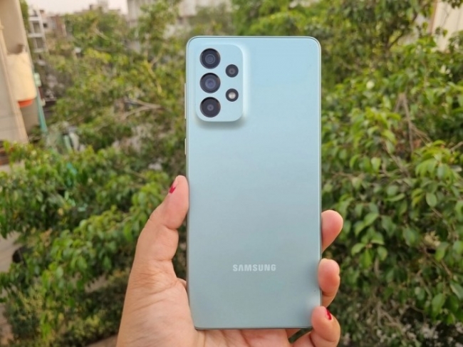 Giá Galaxy A73 5G tháng 2/2023, giảm gắt gao, đe dọa đá bay iPhone SE 2022