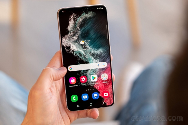 Giá Galaxy S22 Plus tháng 2/2023, ưu đãi xả kho khủng khiến iPhone 14 Plus lo sốt vó