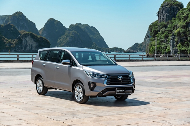 Giá Toyota Innova lăn bánh tháng 2/2023: Ưu đãi chồng chất, khiến Mitsubishi Xpander ‘toát mồ hôi'