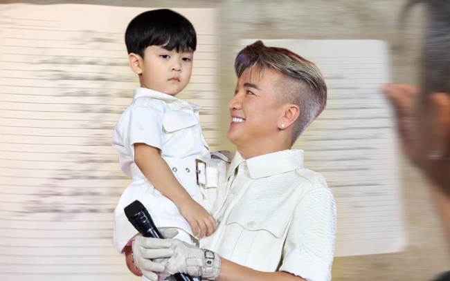 Đàm Vĩnh Hưng tiết lộ không có tuổi thơ bên cha, sẵn sàng bị ‘đè đầu cưỡi cổ’ vì một người duy nhất