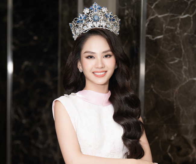 Sau ồn ào ngậm kẹo ‘múa quạt’, Mai Phương chính thức đi thi Hoa hậu Thế giới 2023