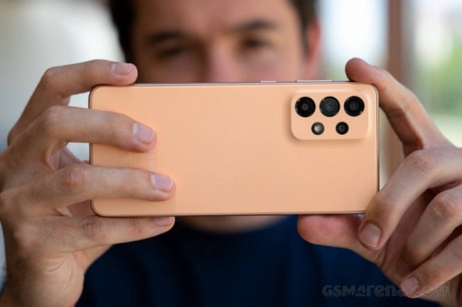 Galaxy A33 5G vs iPhone XS, đâu mới là chân ái cho khách Việt với nhiều cái tốt hơn