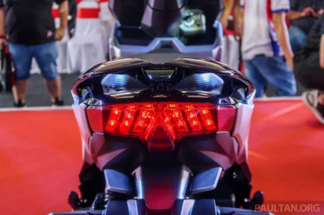 Tin xe trưa 13/3: Mẫu xe ga mới được Honda mở bán có diện mạo lu mờ Honda SH, giá ngang Honda Vision