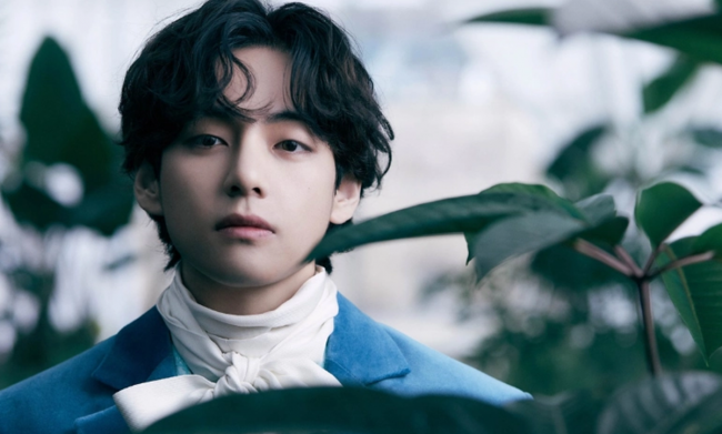 Vừa làm CELINE sập trang web, V (BTS) lại tiếp tục lập kỉ lục mới khiến ARMY tự hào