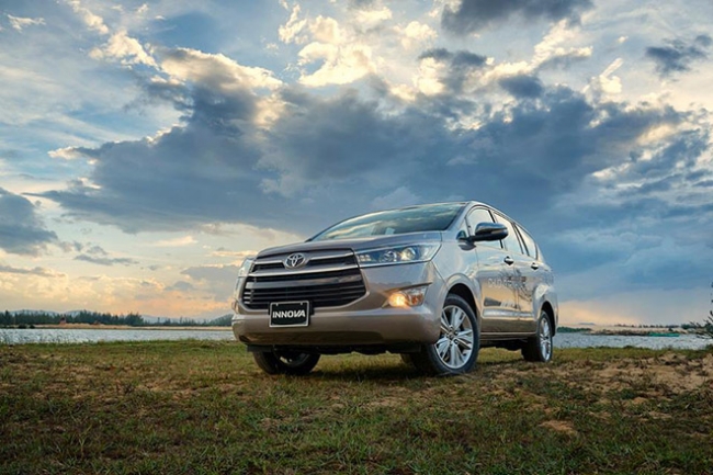 Giá lăn bánh Toyota Innova tháng 3/2023: Nhăm nhe soán ngôi Mitsubishi Xpander bằng ưu đãi kép