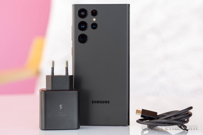 Giá đập hộp Galaxy S22 Ultra rẻ khó tin cuối tháng 3, ngang ngửa iPhone 14 có đáng mua?
