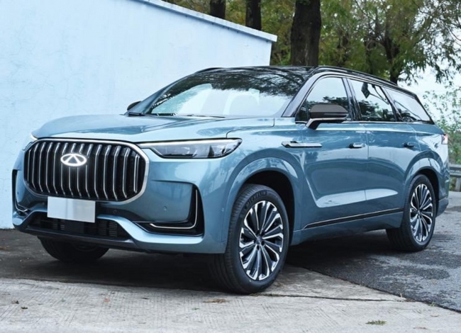 Dân tình 'phải lòng' đối thủ mới của Toyota Fortuner: Giá 542 triệu, trang bị hàng đầu phân khúc