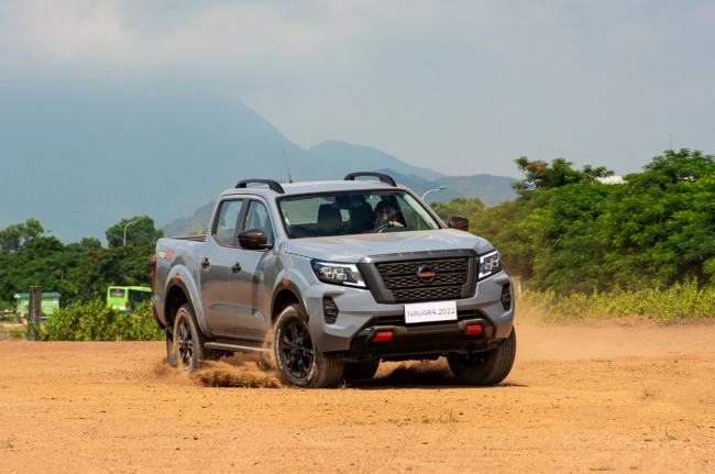 ‘Thiên địch’ của Ford Ranger giảm giá sâu kỉ lục 120 triệu đồng, khách Việt hối hả xuống tiền tậu xe
