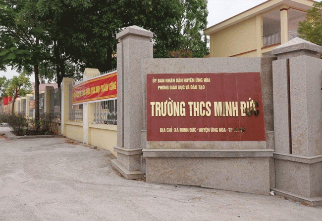 Xót xa trước cảnh nữ sinh lớp 8 bị các bạn đánh tới tấp, túm tóc và lột đồ ngay trong lớp học 