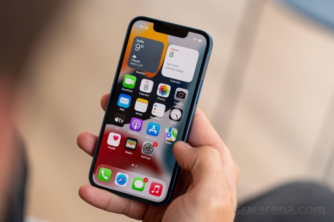 Từng bị chê ‘tơi tả’ khi ra mắt, iPhone 13 mini giờ cháy hàng trên mọi mặt trận với giá rẻ hấp dẫn