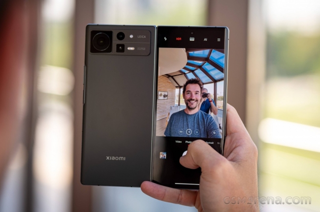 Xiaomi Mix Fold3 sẽ ra mắt với camera ẩn dưới màn hình, sạc không dây 50W