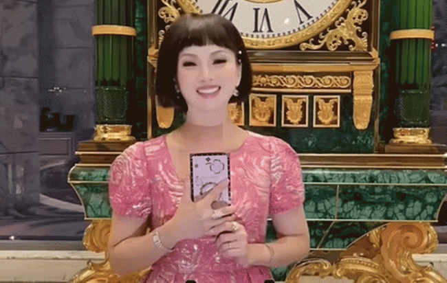 Em gái tỷ phú Cẩm Ly ‘lột xác’ ngoại hình ấn tượng, lần đầu chia sẻ thẳng về tin đồn đã ly hôn