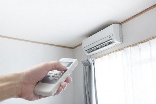Chỉ cần bật điều hòa trước khi đi ngủ từng này thời gian, phòng vừa nhanh mát vừa đỡ tốn điện