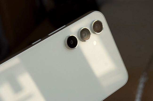 Vua tầm trung Galaxy A54 5G có thêm bản màu trắng đẹp hơn iPhone 14 Pro Max, giá chỉ từ 8 triệu