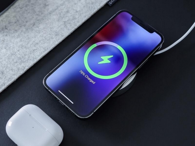 Pin iPhone bao nhiêu thì thay? Thay pin iPhone uy tín ở đâu?