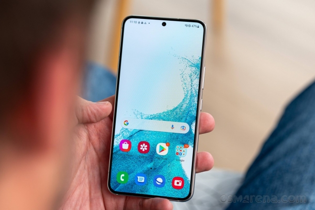 Giá Galaxy S22 cuối tháng 9 giảm tất tay cả chục triệu, máy xịn giá rẻ ‘đắt hàng như tôm tươi’