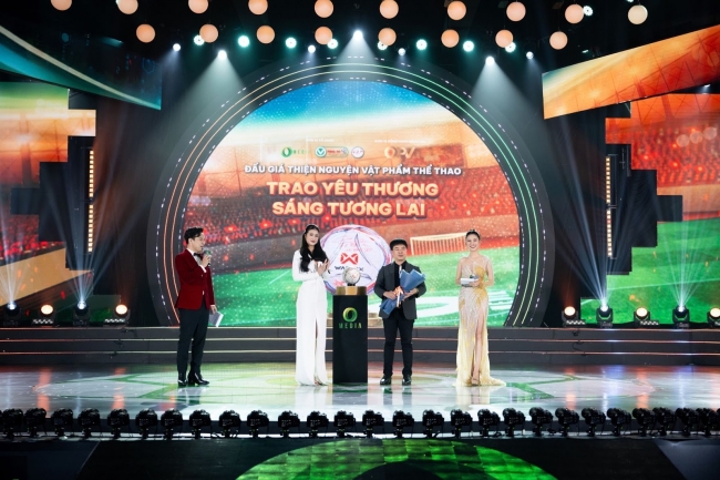 Đêm Gala tri ân `Hào Quang Trở Lại` Nghệ Thuật, Thể Thao, và Tinh Thần Nhân Văn