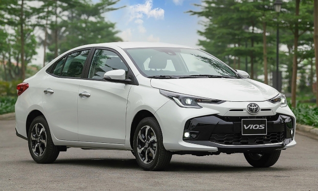 Giá xe Toyota Vios giảm mạnh kỷ lục: Rẻ chưa từng có, quyết đấu Hyundai Accent, Honda City