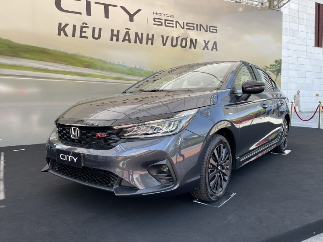 Giá lăn bánh Honda City tháng 10/2023 kèm ưu đãi kép cực khủng, đè bẹp Toyota Vios và Hyundai Accent