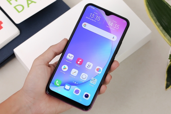 Nokia C32 giá rẻ như cho, chỉ từ 2.8 triệu có mặt lưng kính xịn chẳng kém iPhone, camera cao cấp như Galaxy S23