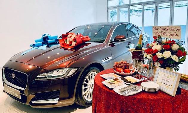 Tậu Jaguar XF hơn 3 tỷ đồng, đạo diễn Long Kan chính thức gia nhập đại gia đình 
