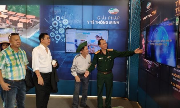 Về Đền Hùng giỗ Tổ, trải nghiệm thực tế “Viettel 4.0”